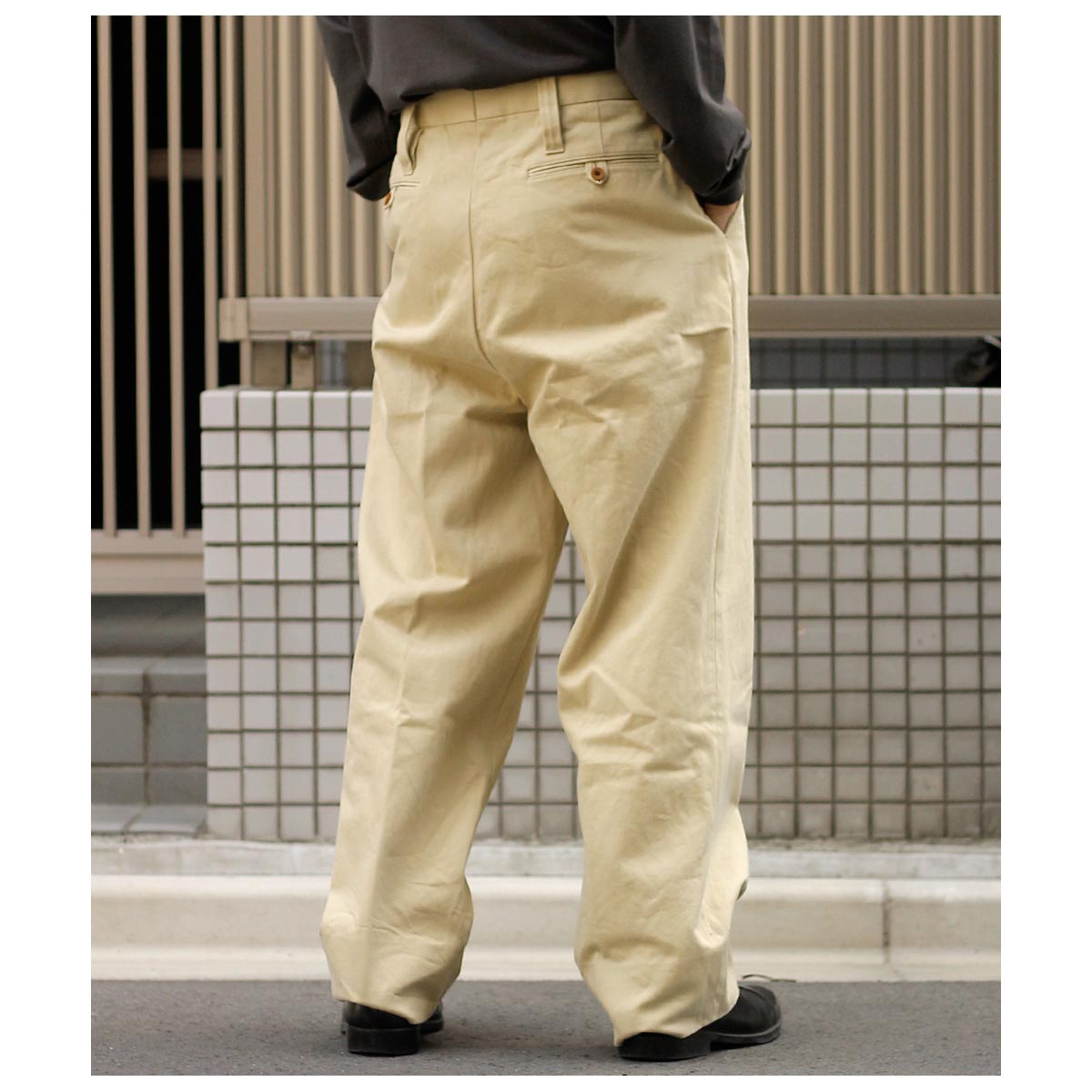 極美品　visvim サイドベンツ・トラウザー　チャコールグレー　L フランス製 インテリム INTERIM ヘビー ピマ ツイル 1タック フレンチ