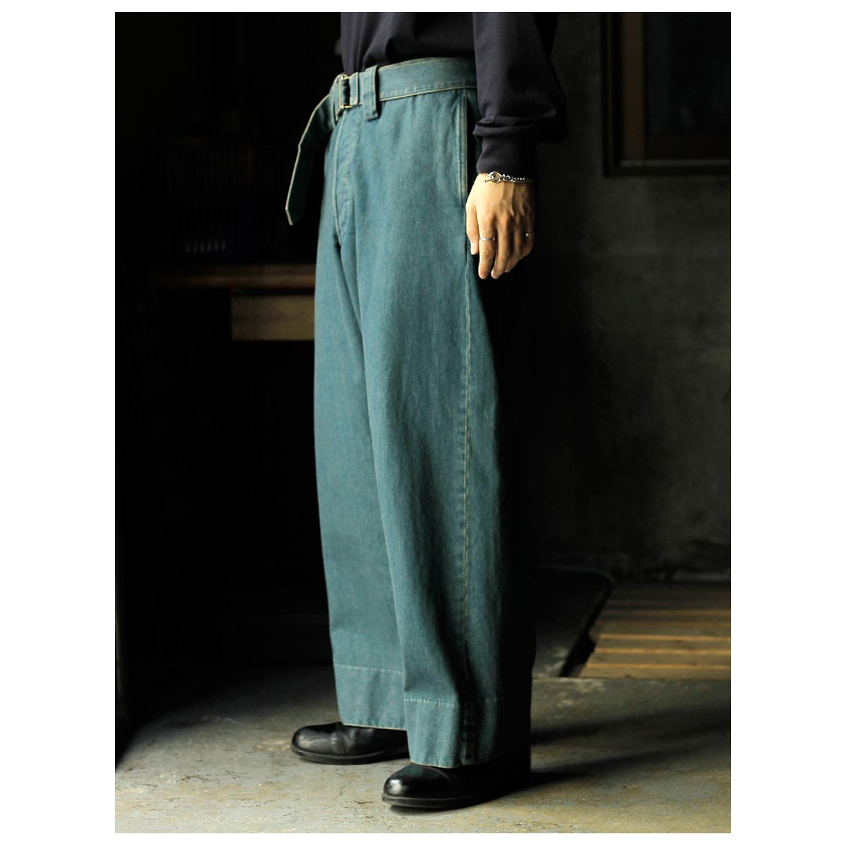 The Clasik 22ss バックベルトデニムトラウザーズ The CLASIK KUURA DENIM BACK BELT TROUSER | Must