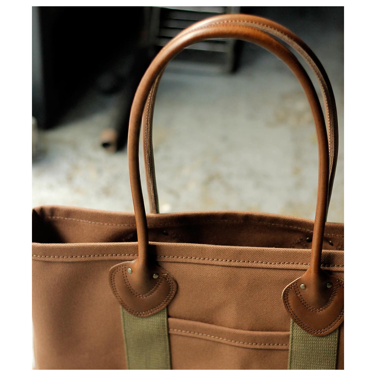 新品　Workers ブラウンキャンバストートバッグ ワーカーズ WORKERS レザー ハンドル キャンバス トート バッグ